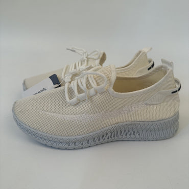 To young To me Sports Shoes – Men's Running Shoes for Comfort, Performance, and Everyday Wear