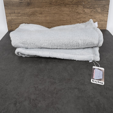 Kxyhug Compact Travel Blanket Lightweight Portable Traveling Blanket for Planes, Trains & Road Trips