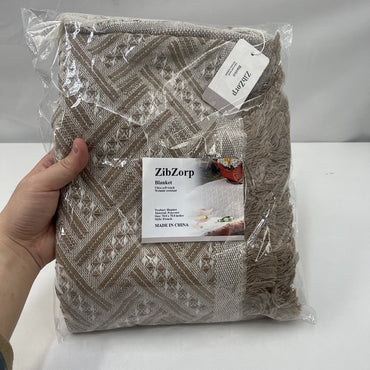 ZibZorp Cozy Medium Blanket with Fringe – Soft Cotton for Stylish Comfort and Versatile Use