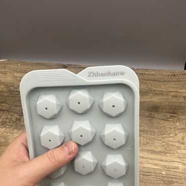 Zhhanhanw Premium Ice Cube Molds: Revolutionize Your Beverage Experience with Effortless Ice Creation