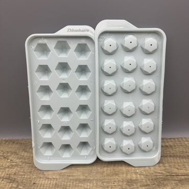 Zhhanhanw Premium Ice Cube Molds: Revolutionize Your Beverage Experience with Effortless Ice Creation