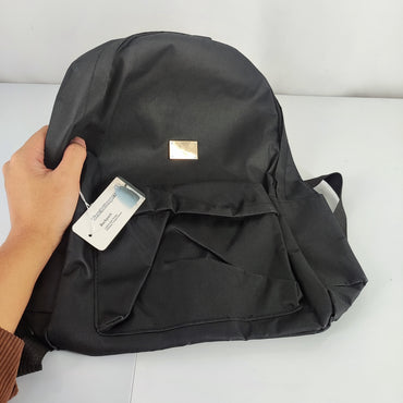 Weachallengers Stylish and Durable Water-Resistant Backpack in Sleek Black