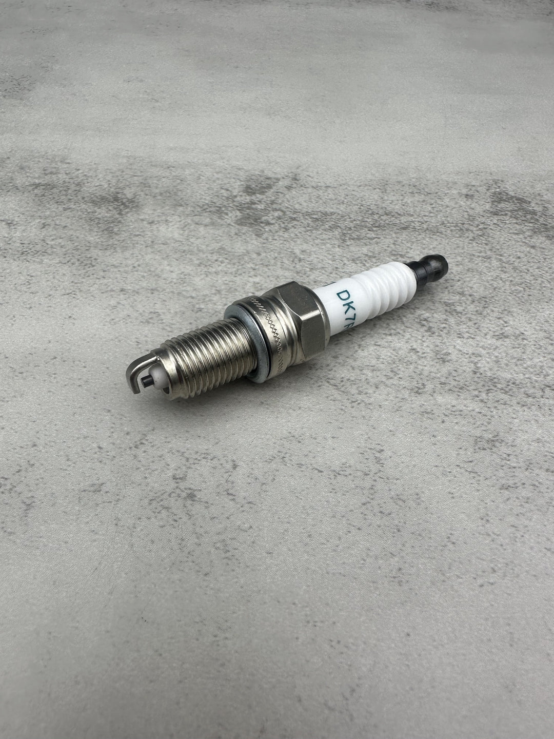Hsbxbx High-Performance Spark Plug for BYD, Wuling, Changan, Chery Vehicles