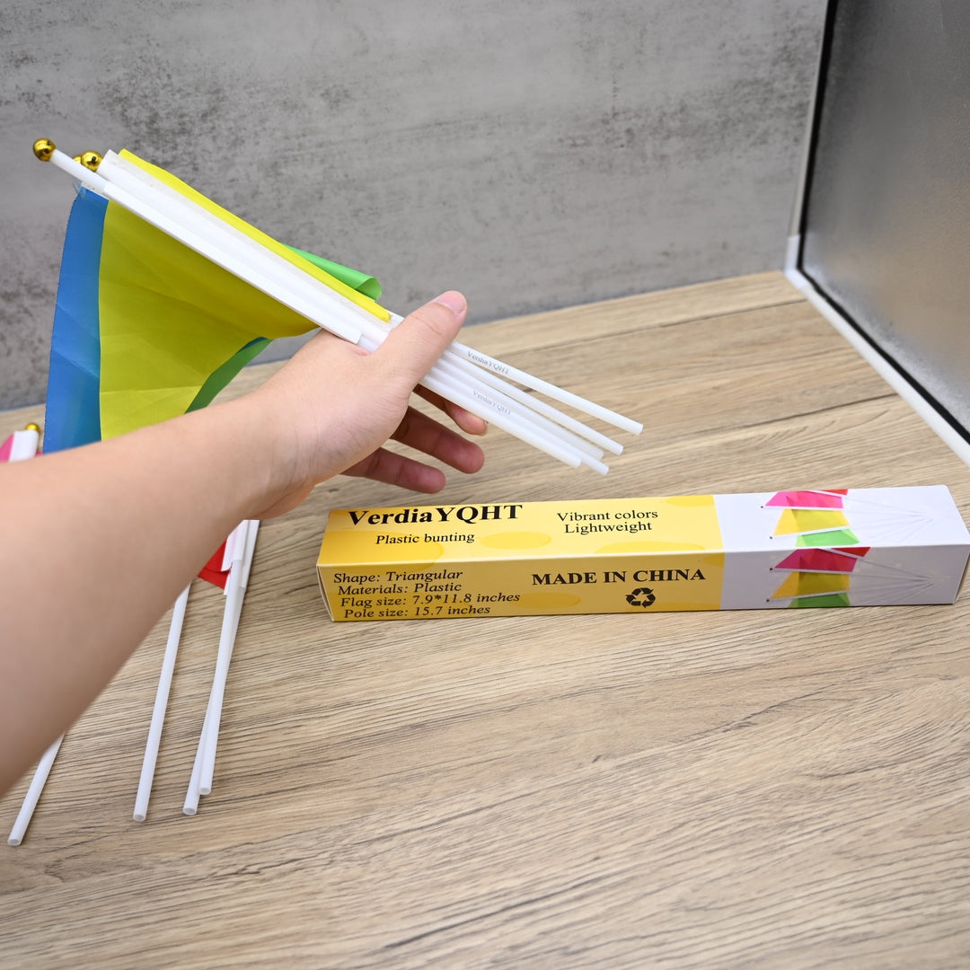 VerdiaYQHT Handheld Triangle Plastic Bunting Small Colorful Flags For Celebrations And Cheering Events