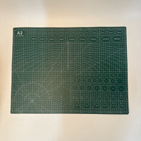 LSINBIU Professional A2 Self-Healing Cutting Mat for Arts and Crafts Use  Large Green Craft Cutting Board for Art