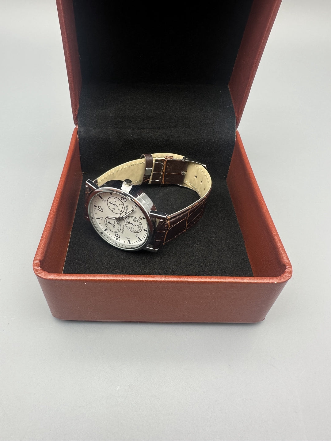 NEONWORKS Classic Men's Analog Wrist Watches - White Dial Brown Leather Band