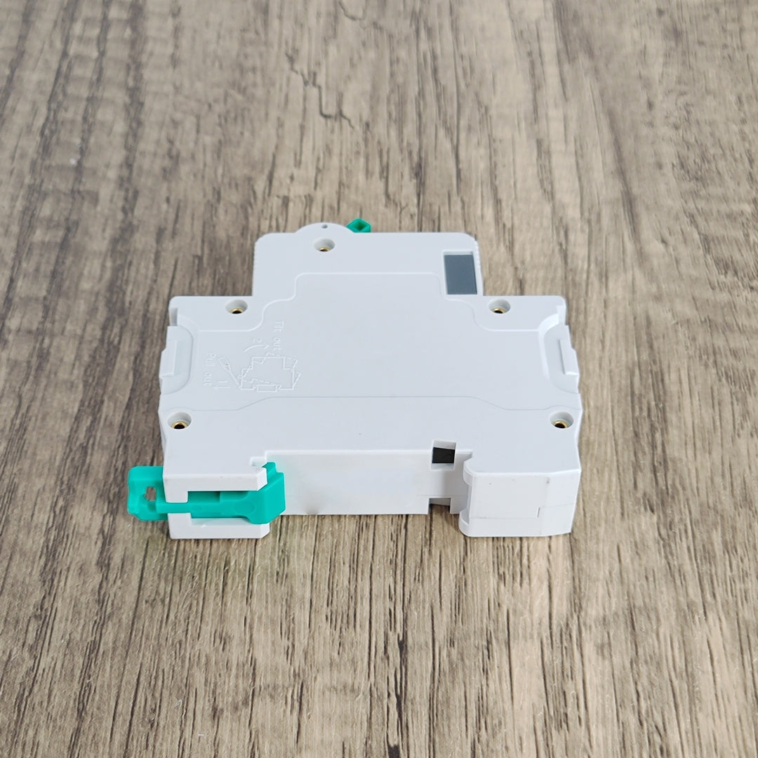 YAODER Compact White Circuit Breakers - Standard Style with Overload