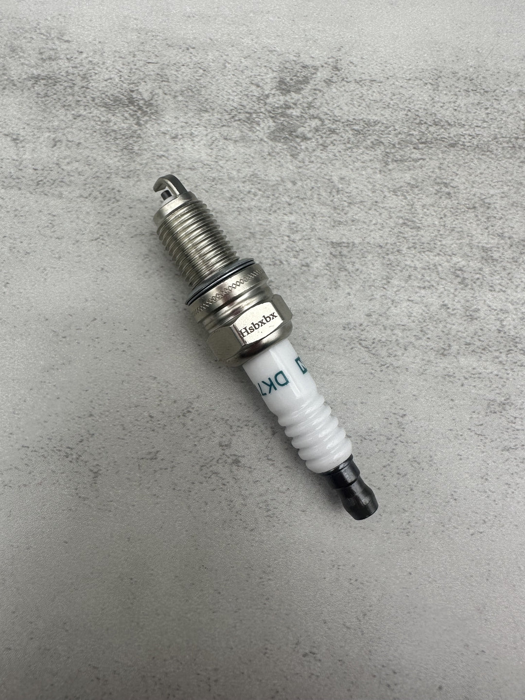 Hsbxbx High-Performance Spark Plug for BYD, Wuling, Changan, Chery Vehicles
