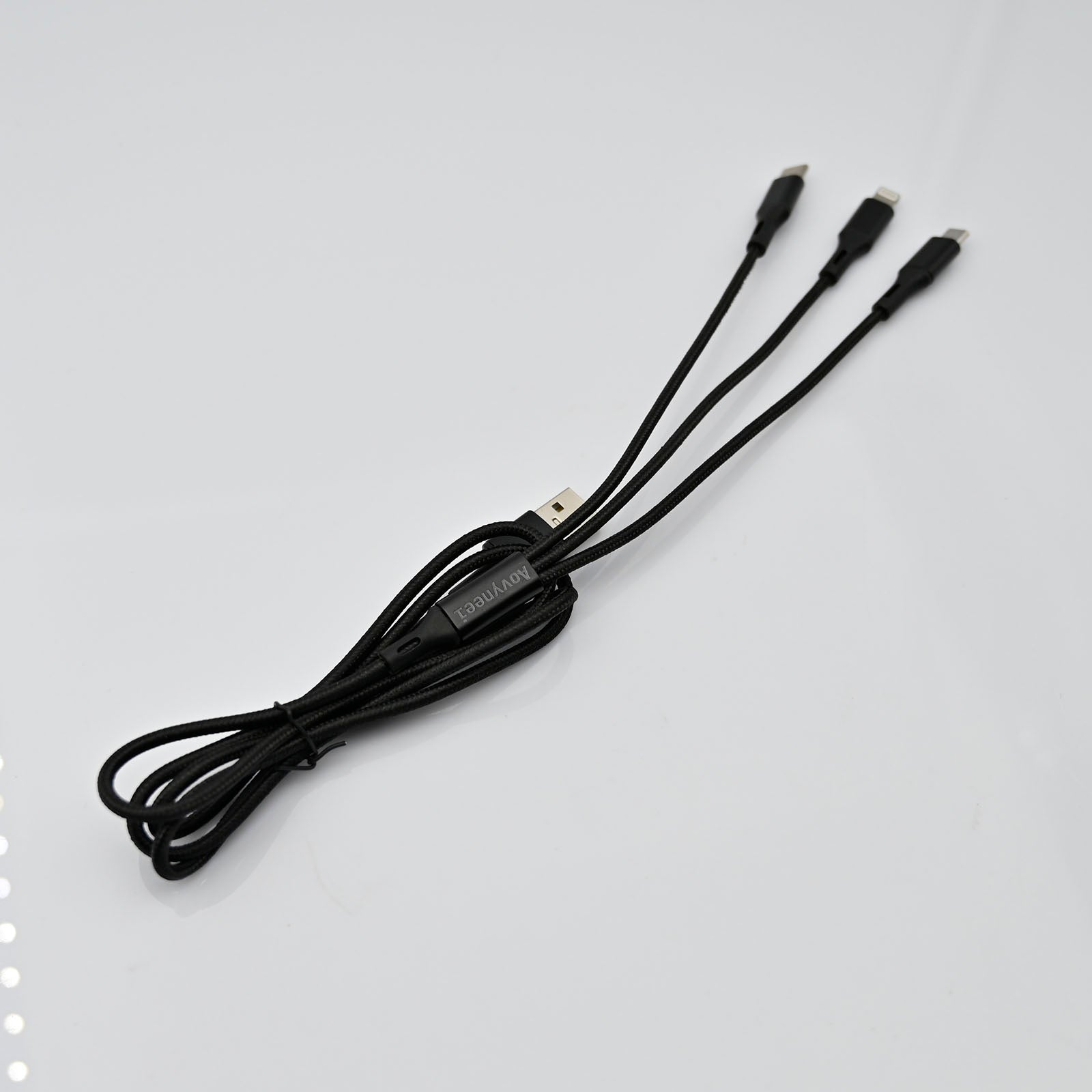 Aovyneei 4.3 feet Data Cables in Black