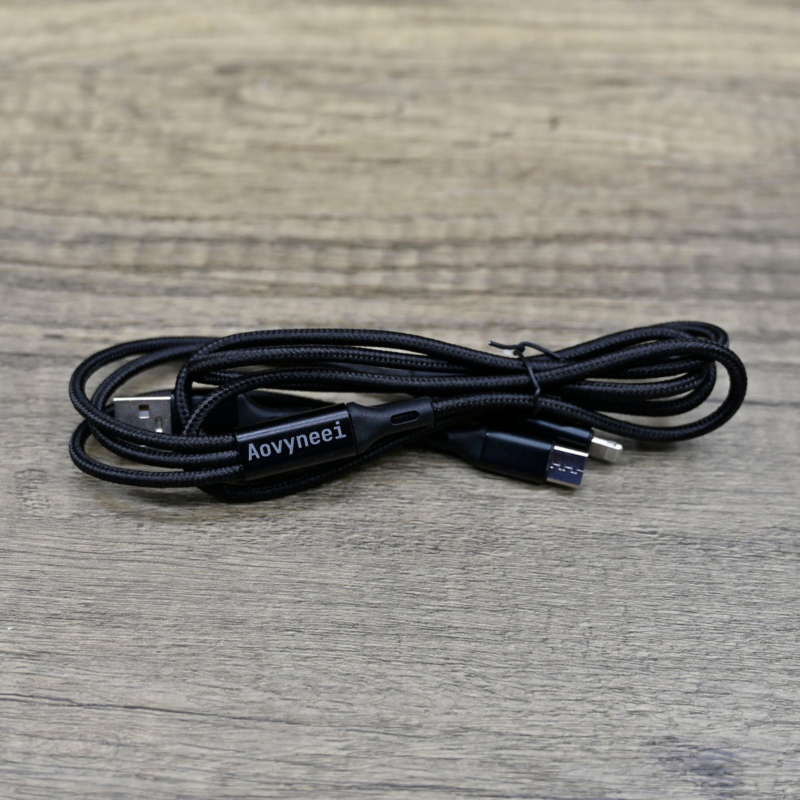 Aovyneei 4.3 feet Data Cables in Black