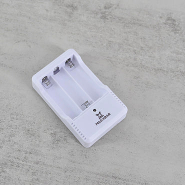 Magxbar 3 Slots Battery Chargers in White